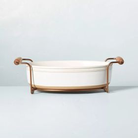 b2.75qt Oven-to-Table Stoneware Oval Baking Dish with Cradle Carrier Cream/Clay